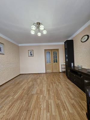 Продам двухкомнатную (2-комн.) квартиру, 2-й Таманской Дивизии ул, 37, Вольный Аул кп