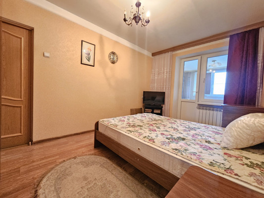 Продам двухкомнатную (2-комн.) квартиру, 2-й Таманской Дивизии ул, 37, Вольный Аул кп