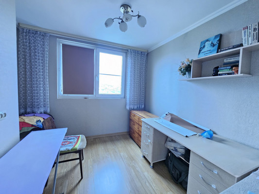 Продам двухкомнатную (2-комн.) квартиру, 2-й Таманской Дивизии ул, 37, Вольный Аул кп