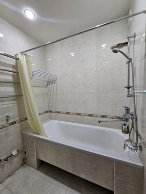 Продам двухкомнатную (2-комн.) квартиру, 2-й Таманской Дивизии ул, 37, Вольный Аул кп