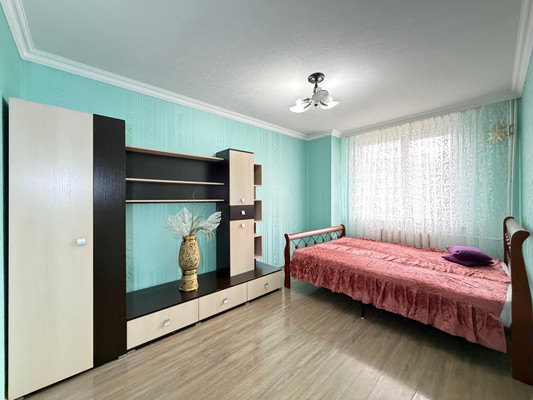 Продам двухкомнатную (2-комн.) квартиру, Атажукина ул, 10, Нальчик г