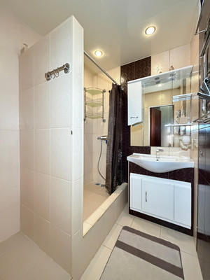 Продам двухкомнатную (2-комн.) квартиру, Атажукина ул, 10, Нальчик г