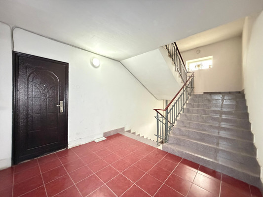 Продам двухкомнатную (2-комн.) квартиру, Атажукина ул, 10, Нальчик г