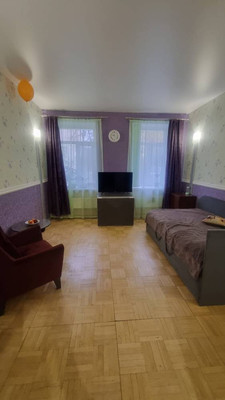 Продам трехкомнатную (3-комн.) квартиру, 16-я В.О. линия, 45, Санкт-Петербург г