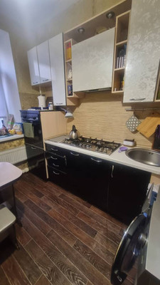 Продам трехкомнатную (3-комн.) квартиру, 16-я В.О. линия, 45, Санкт-Петербург г