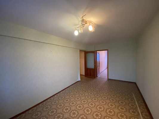 Продам трехкомнатную (3-комн.) квартиру, Ленина ул, 29а, Нижневартовск г