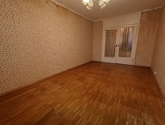 Продам трехкомнатную (3-комн.) квартиру, 246, Калининец рп