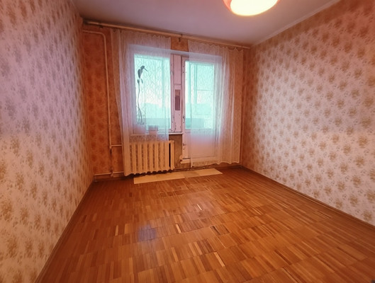 Продам трехкомнатную (3-комн.) квартиру, 246, Калининец рп