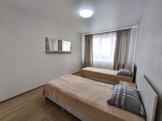 Продам трехкомнатную (3-комн.) квартиру, 2, Сосновый п