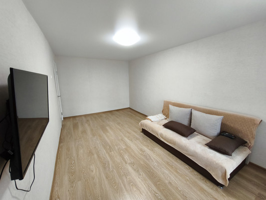 Продам трехкомнатную (3-комн.) квартиру, 2, Сосновый п