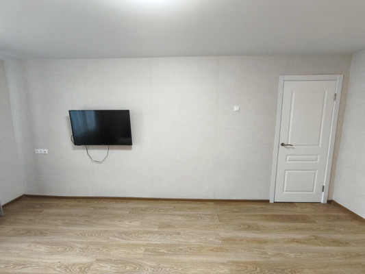 Продам трехкомнатную (3-комн.) квартиру, 2, Сосновый п