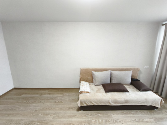 Продам трехкомнатную (3-комн.) квартиру, 2, Сосновый п