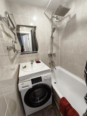 Продам трехкомнатную (3-комн.) квартиру, 2, Сосновый п