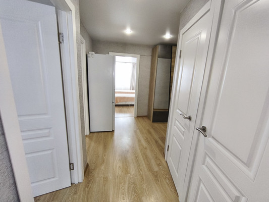 Продам трехкомнатную (3-комн.) квартиру, 2, Сосновый п