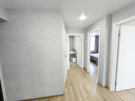 Продам трехкомнатную (3-комн.) квартиру, 2, Сосновый п