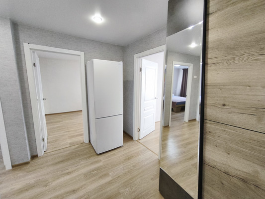 Продам трехкомнатную (3-комн.) квартиру, 2, Сосновый п