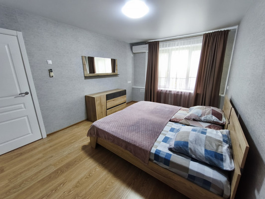 Продам двухкомнатную (2-комн.) квартиру, 1, Сосновый п