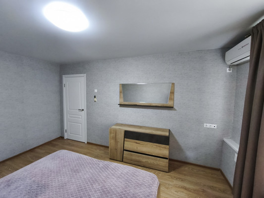 Продам двухкомнатную (2-комн.) квартиру, 1, Сосновый п