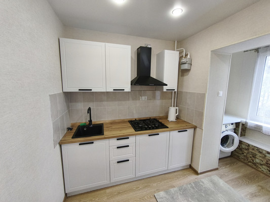 Продам двухкомнатную (2-комн.) квартиру, 1, Сосновый п