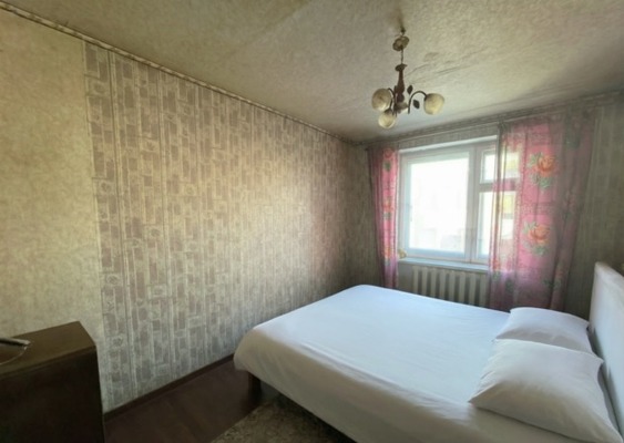 Продам трехкомнатную (3-комн.) квартиру, Черепичный пер, 11, Калининград г