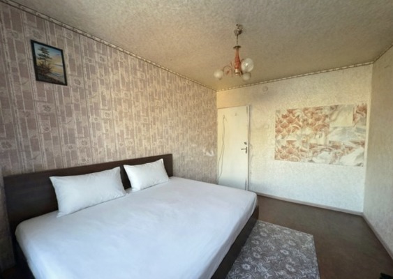 Продам трехкомнатную (3-комн.) квартиру, Черепичный пер, 11, Калининград г