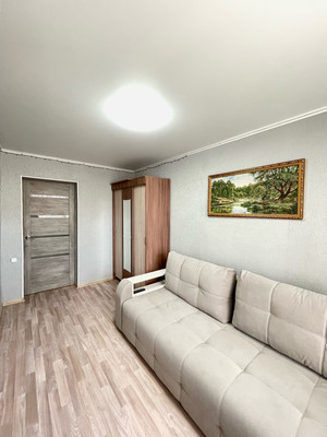 Продам трехкомнатную (3-комн.) квартиру, Большая Садовая ул, 22, Ишим г