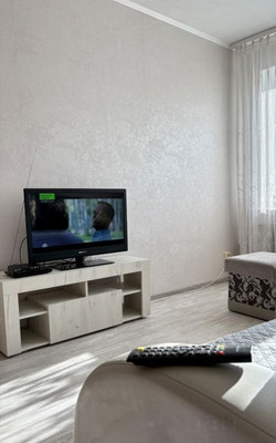 Продам двухкомнатную (2-комн.) квартиру, Маршала Борзова ул, 68, Калининград г