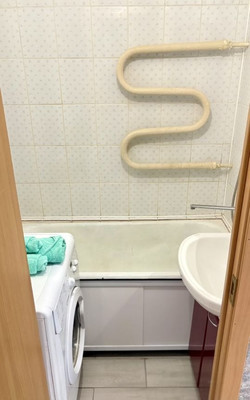 Продам двухкомнатную (2-комн.) квартиру, Маршала Борзова ул, 68, Калининград г