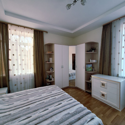 Продам трехкомнатную (3-комн.) квартиру, Лесная ул, 17, Михнево д