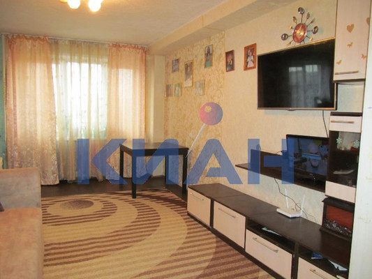 Продам трехкомнатную (3-комн.) квартиру, Ульяновский пр-кт, 6, Красноярск г