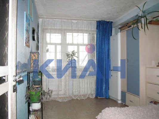 Продам трехкомнатную (3-комн.) квартиру, Ульяновский пр-кт, 6, Красноярск г