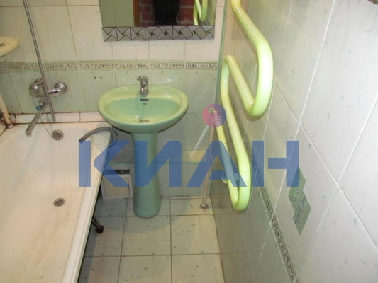 Продам трехкомнатную (3-комн.) квартиру, Ульяновский пр-кт, 6, Красноярск г