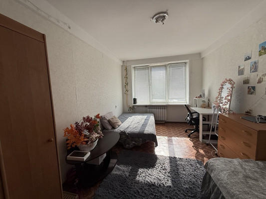 Продам двухкомнатную (2-комн.) квартиру, Ленина б-р, 15/1, Симферополь г