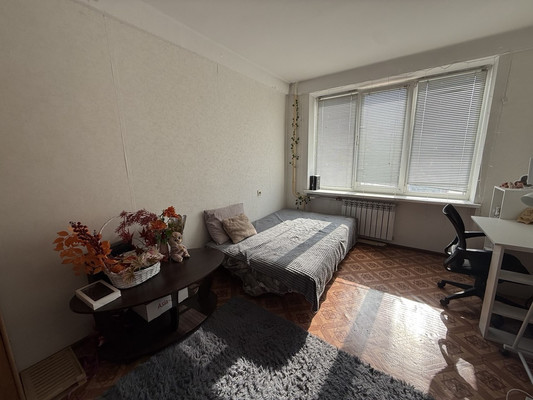 Продам двухкомнатную (2-комн.) квартиру, Ленина б-р, 15/1, Симферополь г