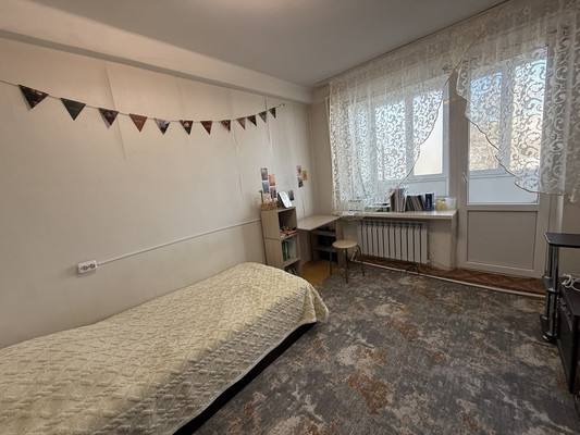 Продам двухкомнатную (2-комн.) квартиру, Ленина б-р, 15/1, Симферополь г