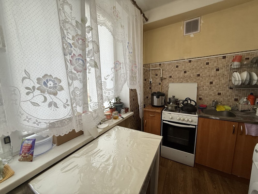 Продам двухкомнатную (2-комн.) квартиру, Ленина б-р, 15/1, Симферополь г