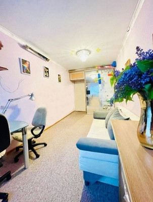 Продам трехкомнатную (3-комн.) квартиру, Имени Ю. Гагарина парк, 22, Калининград г