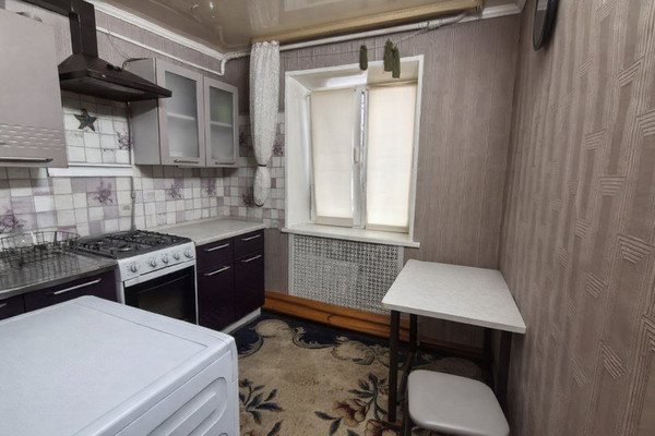 Продам двухкомнатную (2-комн.) квартиру, Кирова ул, 92а, Астрахань г