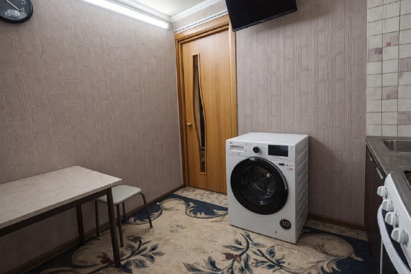 Продам двухкомнатную (2-комн.) квартиру, Кирова ул, 92а, Астрахань г