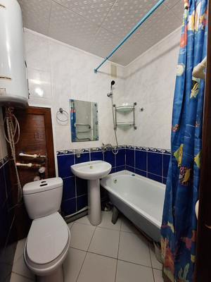 Продам двухкомнатную (2-комн.) квартиру, 28-й Армии ул, 10, Астрахань г