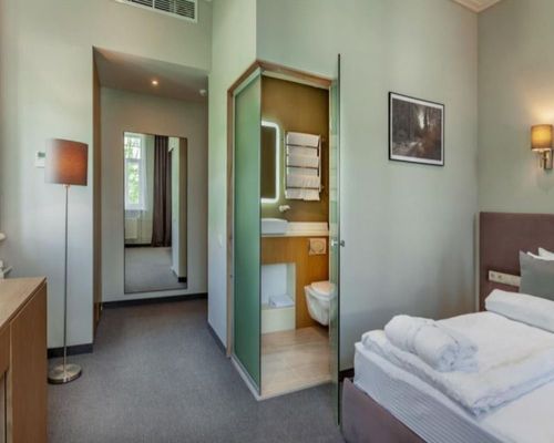 Продам коммерческое помещение 440 м2, 1-й Спасоналивковский пер, 8 2, Москва г