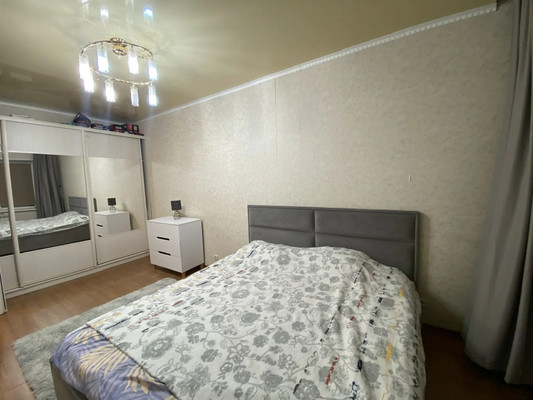 Продам двухкомнатную (2-комн.) квартиру, Омская ул, 68, Нижневартовск г