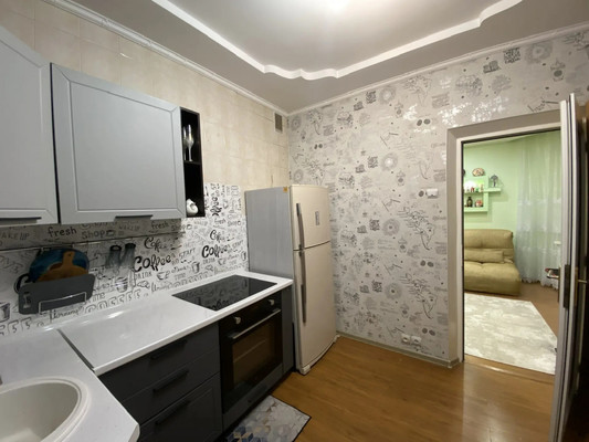 Продам двухкомнатную (2-комн.) квартиру, Омская ул, 68, Нижневартовск г