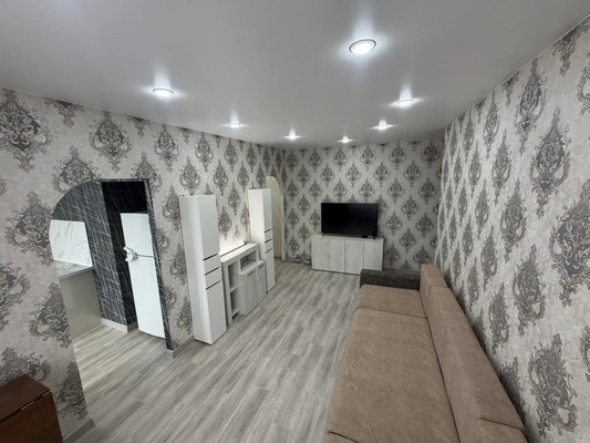 Продам трехкомнатную (3-комн.) квартиру, Сидоренко ул, 32, Комсомольск-на-Амуре г