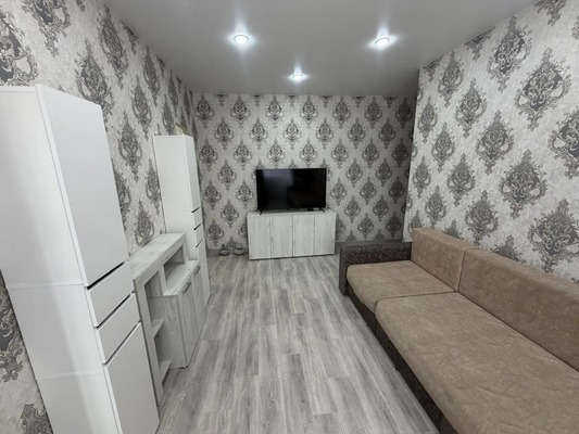 Продам трехкомнатную (3-комн.) квартиру, Сидоренко ул, 32, Комсомольск-на-Амуре г