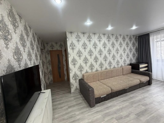 Продам трехкомнатную (3-комн.) квартиру, Сидоренко ул, 32, Комсомольск-на-Амуре г