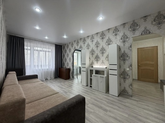 Продам трехкомнатную (3-комн.) квартиру, Сидоренко ул, 32, Комсомольск-на-Амуре г