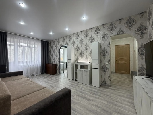 Продам трехкомнатную (3-комн.) квартиру, Сидоренко ул, 32, Комсомольск-на-Амуре г