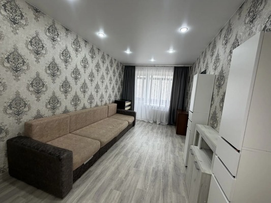 Продам трехкомнатную (3-комн.) квартиру, Сидоренко ул, 32, Комсомольск-на-Амуре г