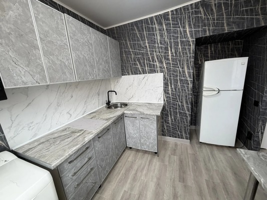 Продам трехкомнатную (3-комн.) квартиру, Сидоренко ул, 32, Комсомольск-на-Амуре г